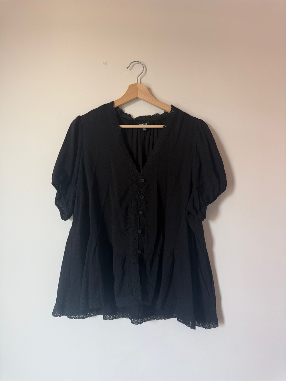 Torrid Black Button-Front Puff Sleeve Women’s Top